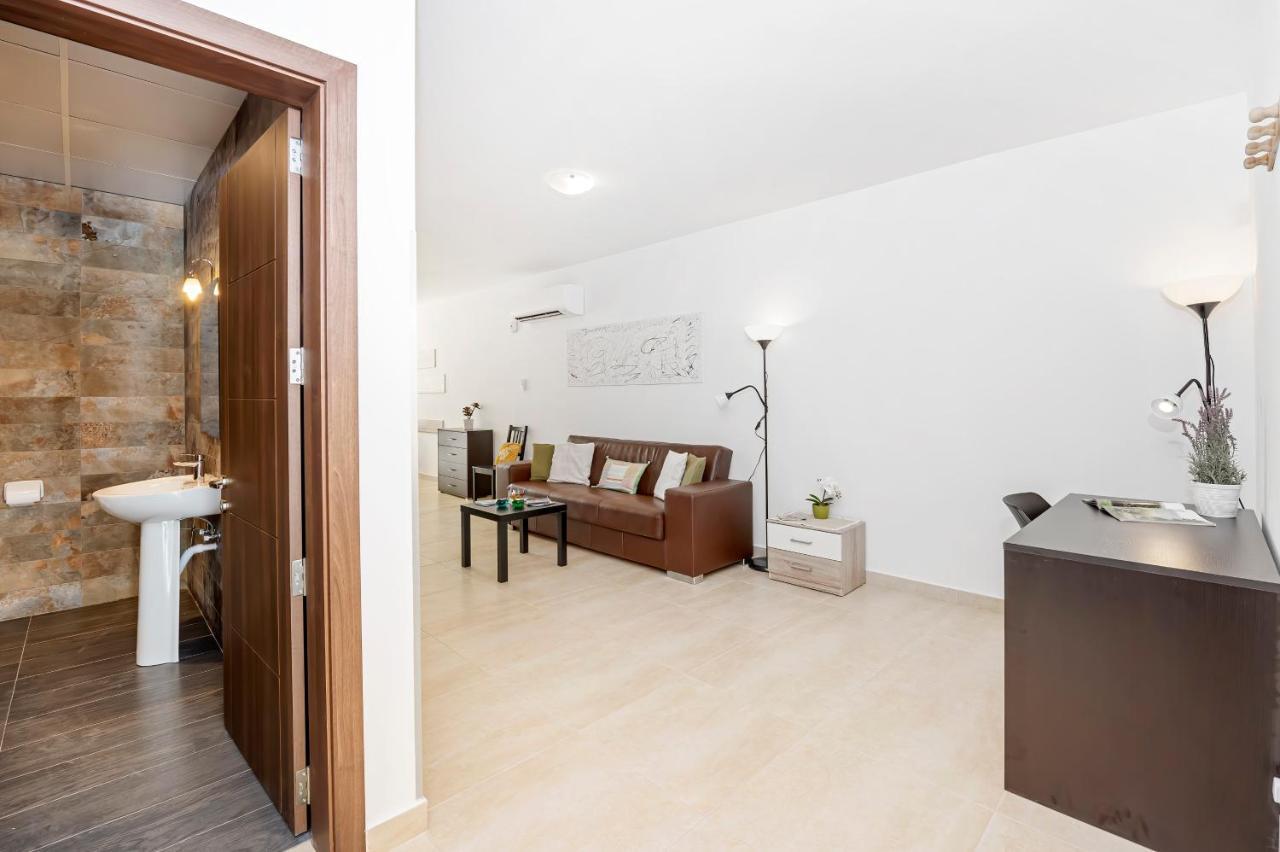 Summer Breeze Comfort Sunny Close To The Sandy Beaches - By Getawaysmalta Apartment Mellieha